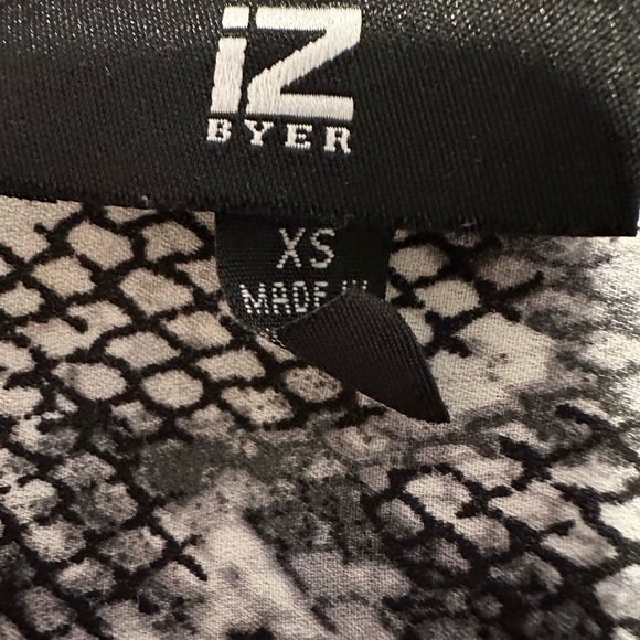 IZ Byer Women's Snake Print 3/4 Sleeve Blouse - Picture 2 of 9